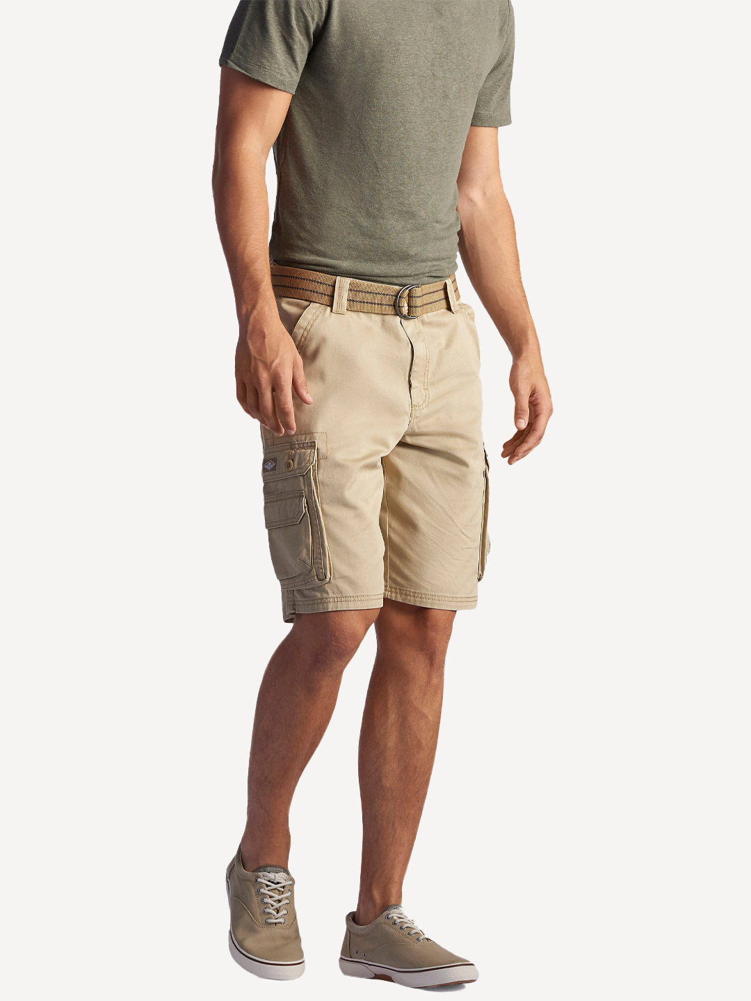 Cargo shorts outfit men